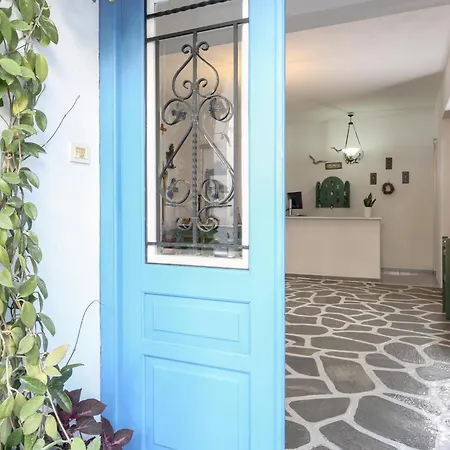 Jasmine Parikia (Paros)